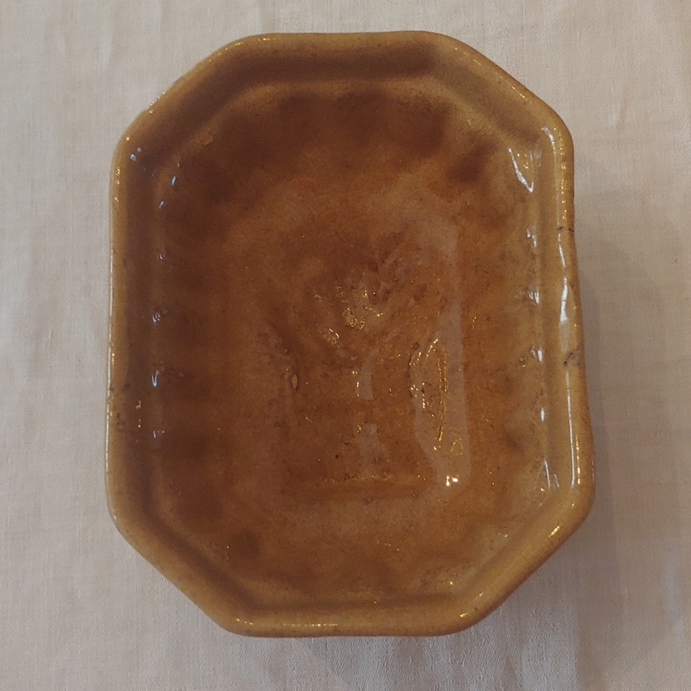 Yellow Ware Mold - Picture 15 of 15